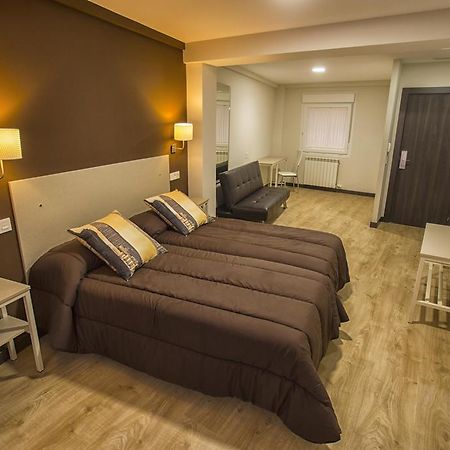Hostal Elvira Aranda de Duero Buitenkant foto