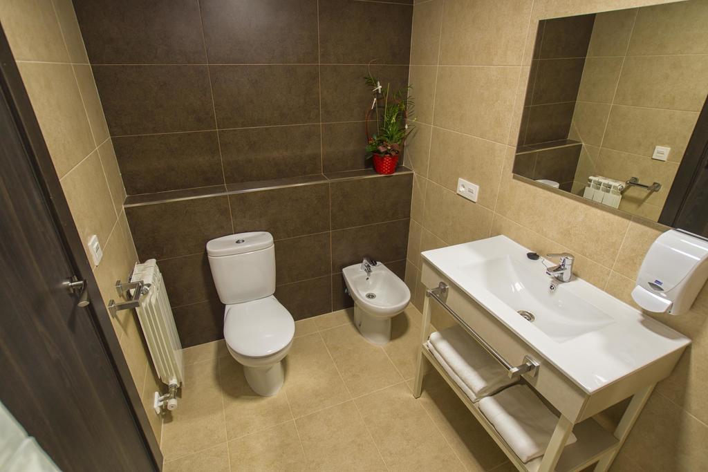 Hostal Elvira Aranda de Duero Buitenkant foto