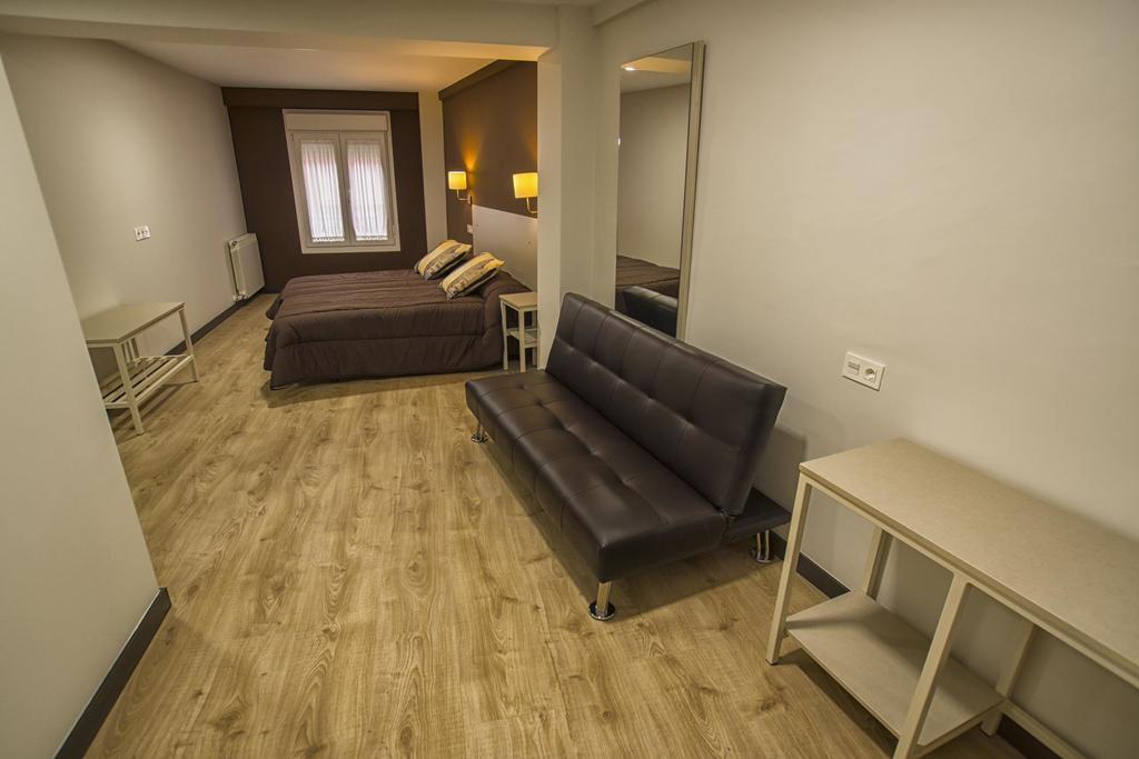 Hostal Elvira Aranda de Duero Buitenkant foto